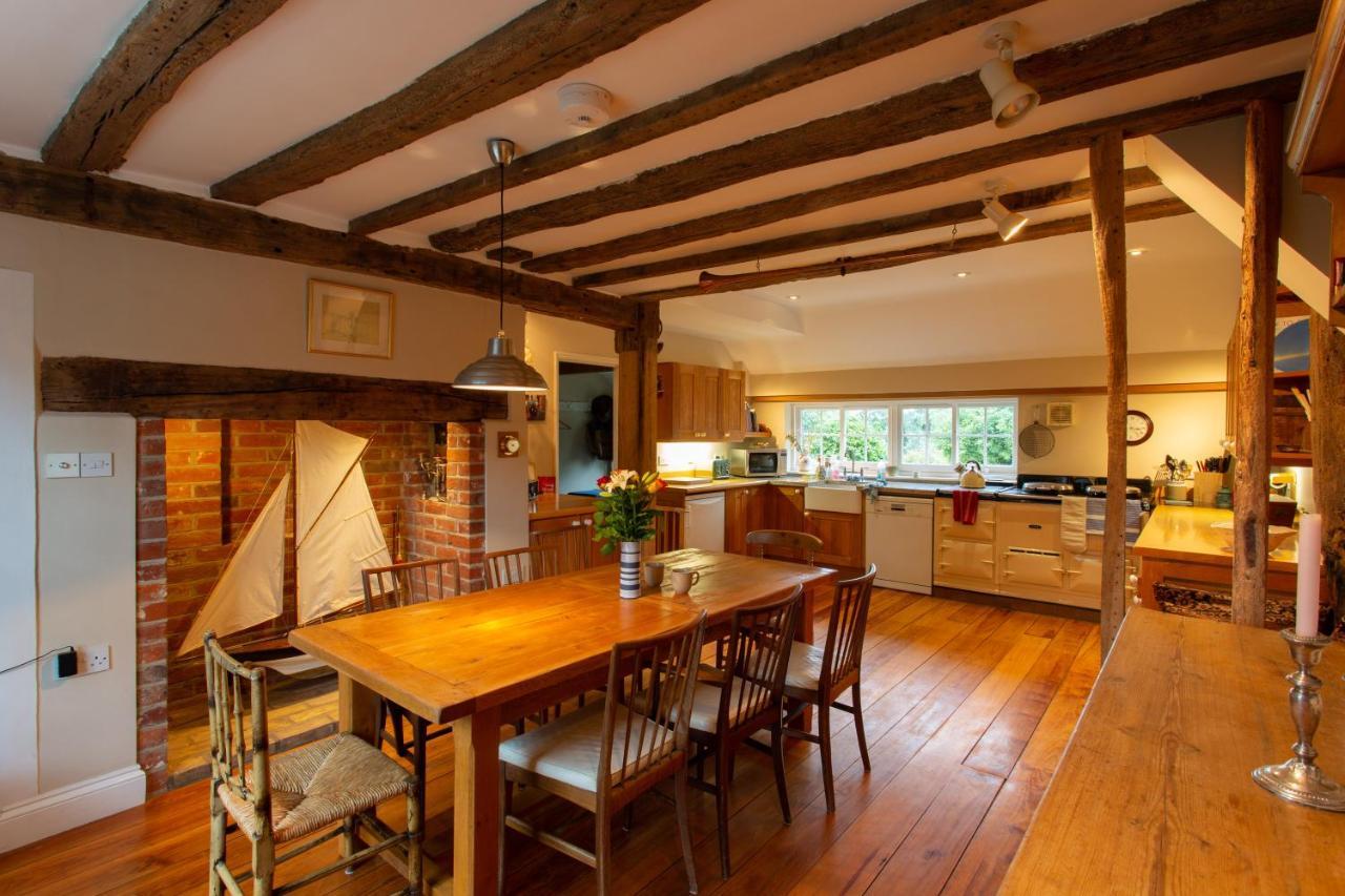 Pounce Hall -Stunning Historic Home In Rural Essex 새프런월든 외부 사진
